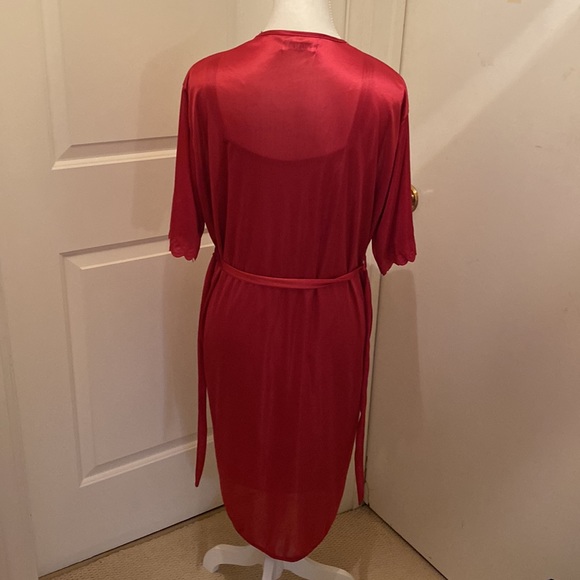 Ladies nightgown & housecoat - Picture 3 of 3